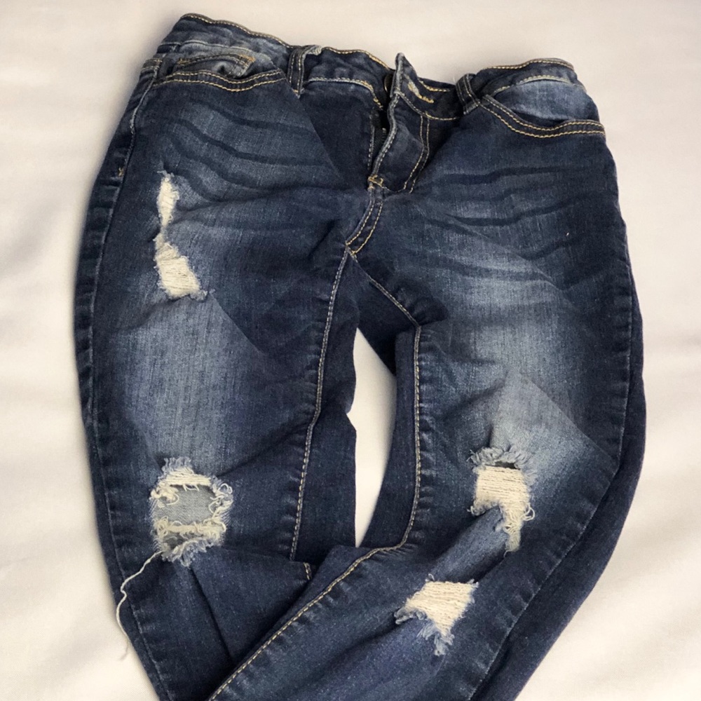 Encore Distressed Skinny Jeans size 4 (Juniors)